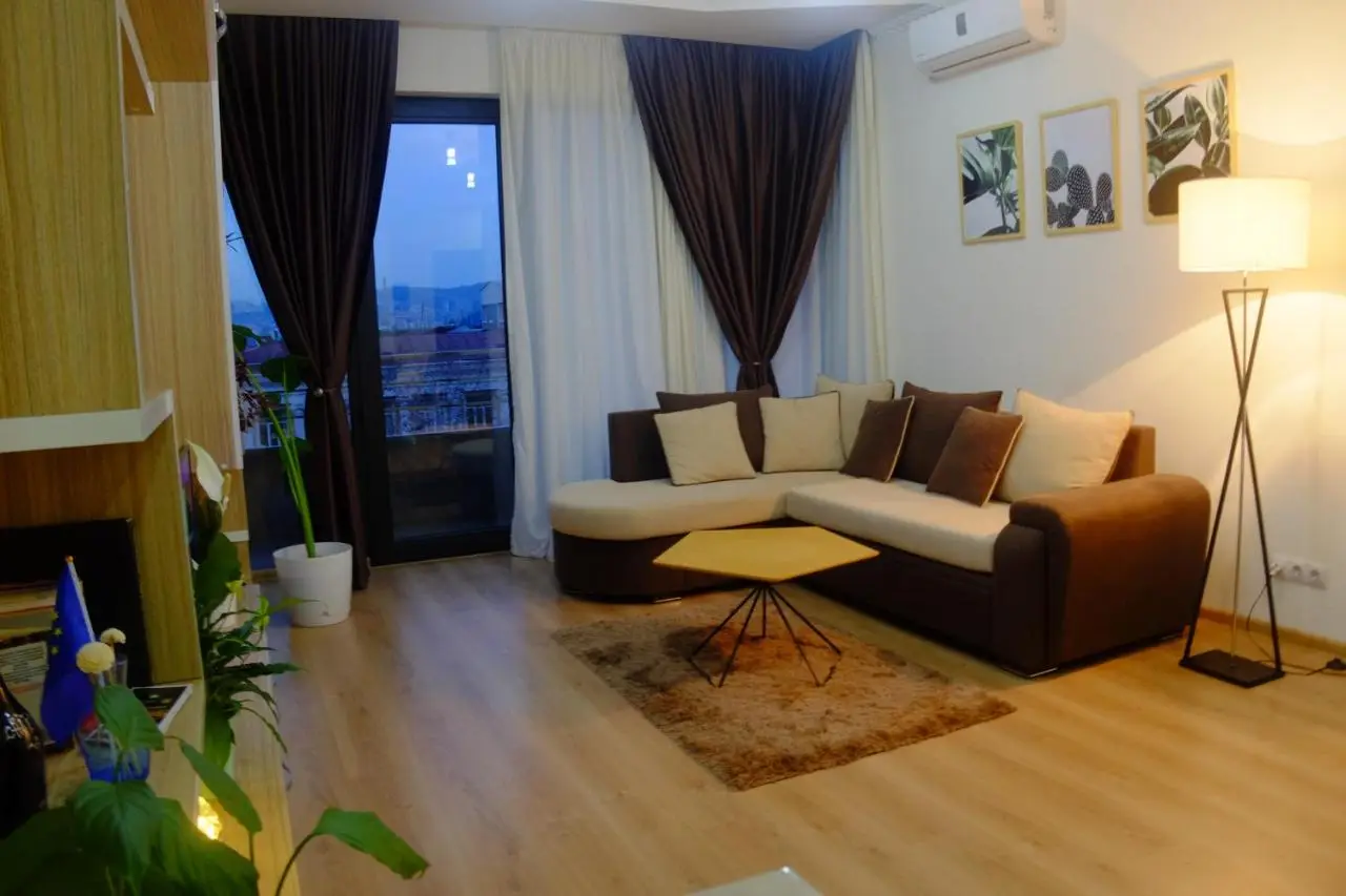 Ameri Plaza Green Apartments