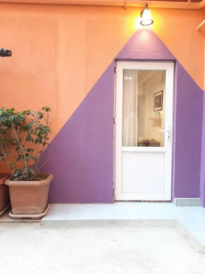 Style Apartment with Courtyard