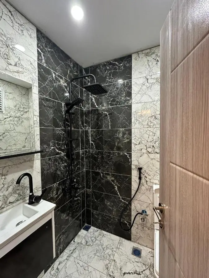 Tree Rose Suite