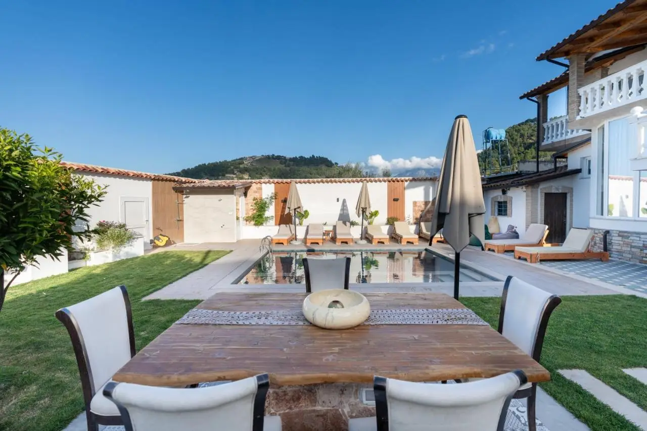 Villa Lejzo - Swimming Pool