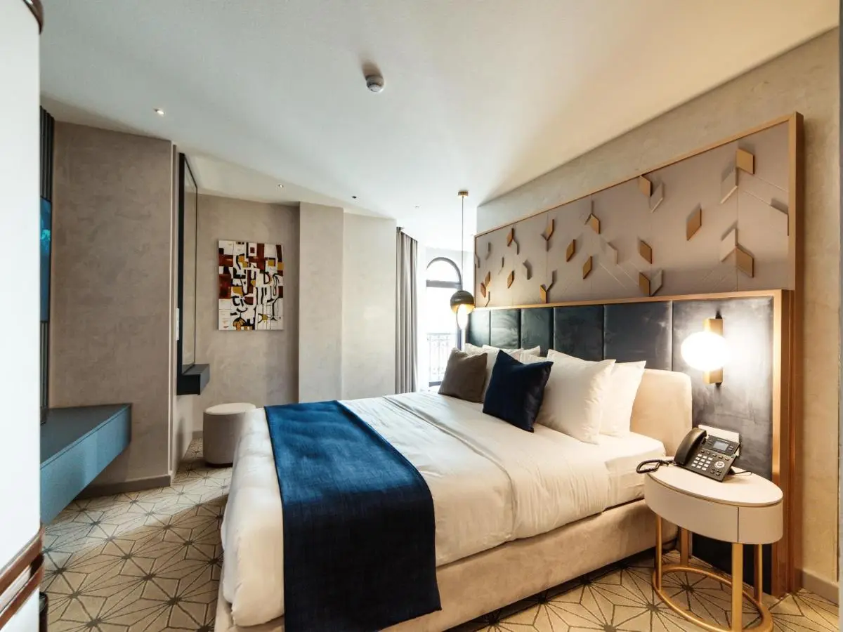 Meridian Luxury Boutique Hotel