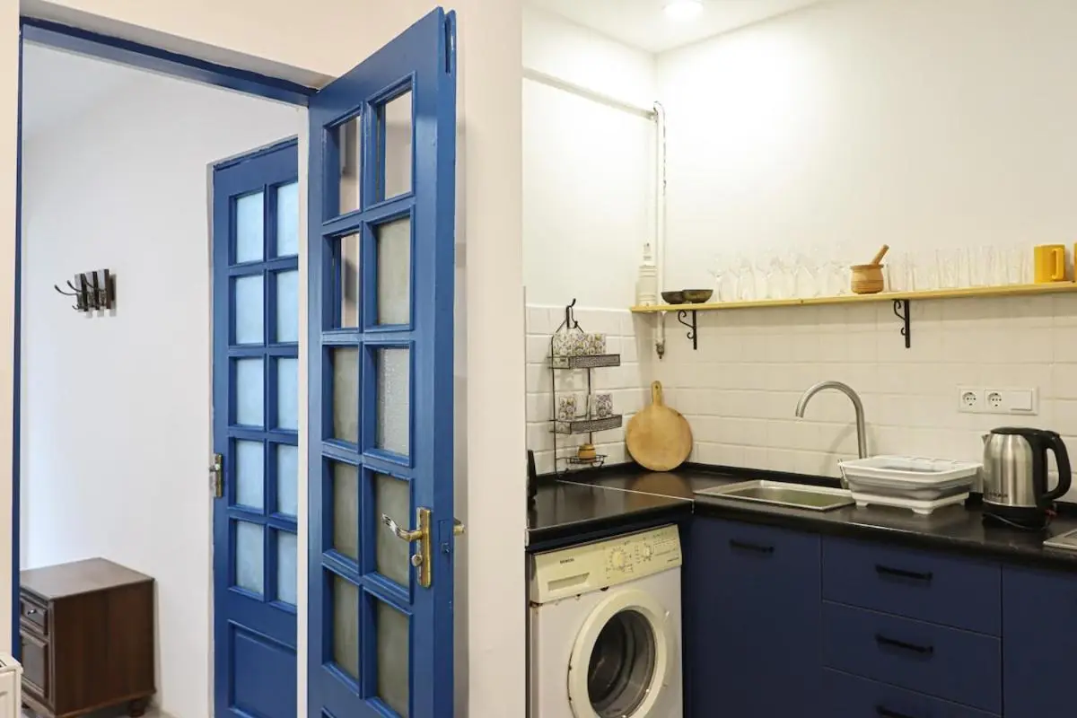 Stylish 1BR Apt in Central Tbilisi By Wehost