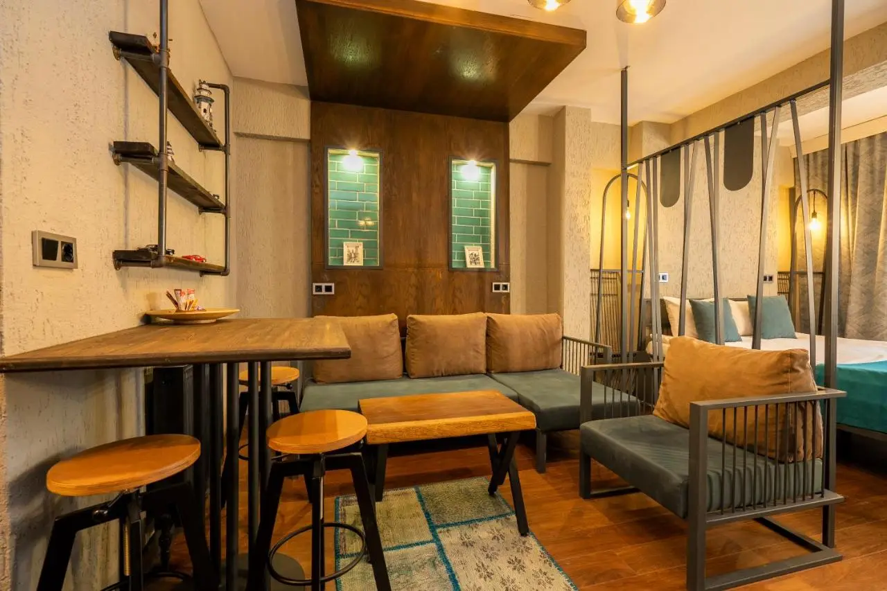 Cube Suites
