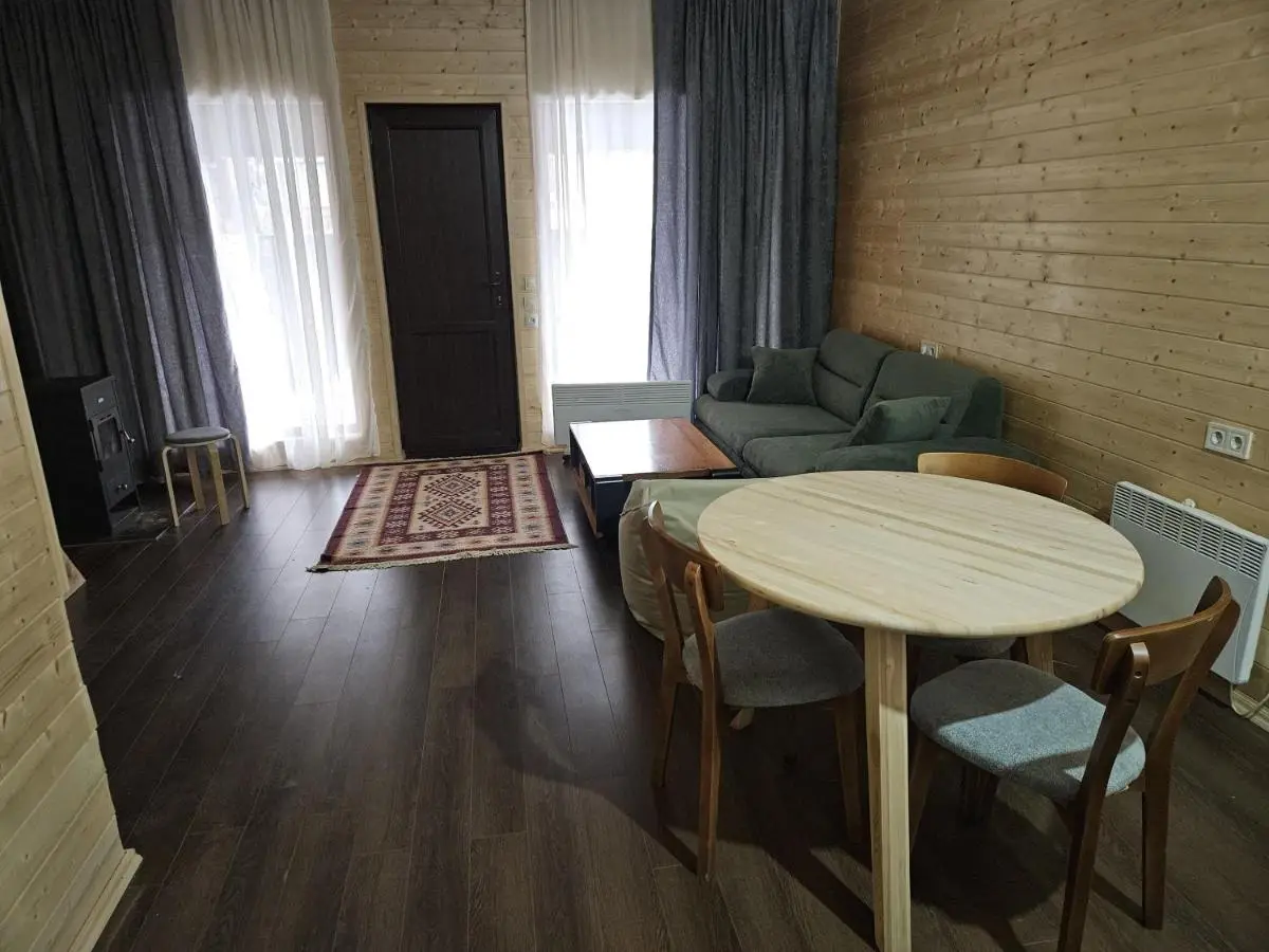 Tatu's wooden hut