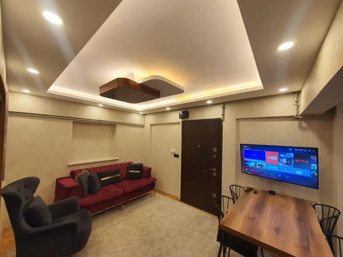 FINDIKZADE SEASIDE FLATS in lively Fatih area very near metro and tourist sights