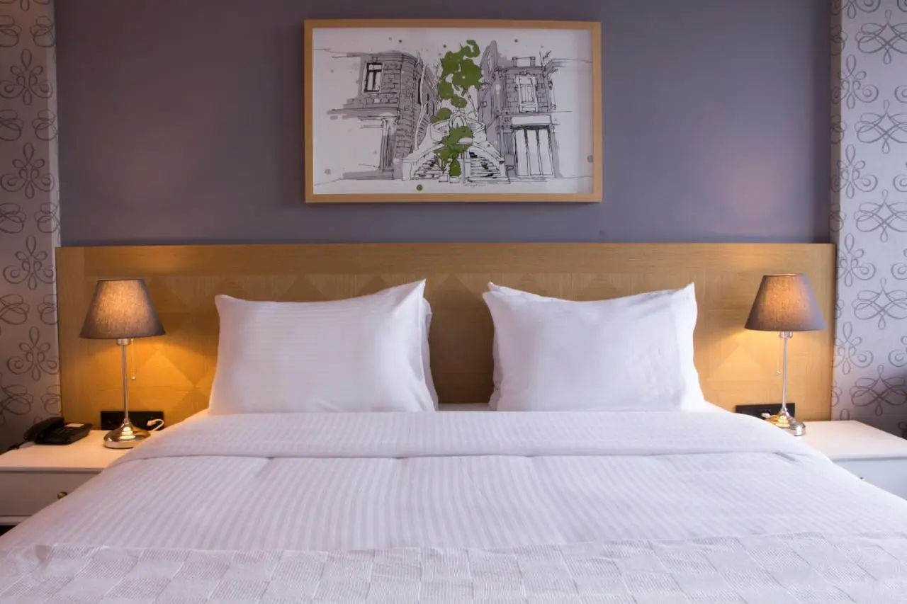 Four-G Hotel