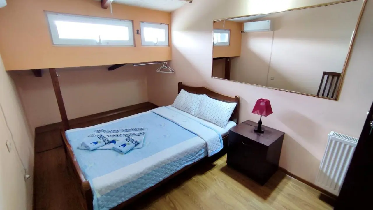G&L APARTMENTS