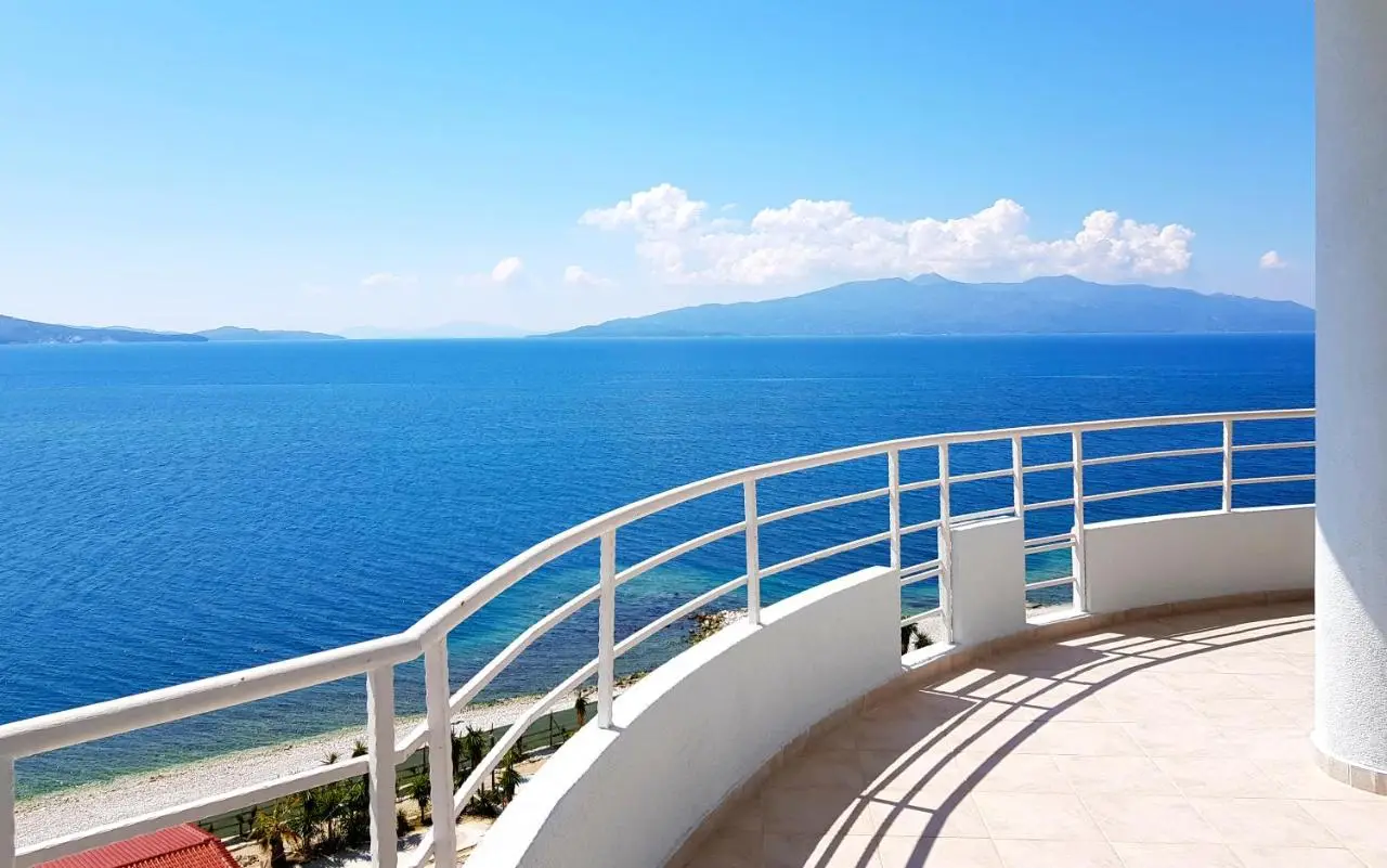 Limani Luxury Apartments Beachfront