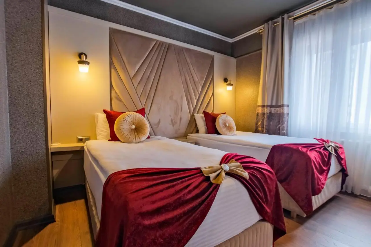 MOONDAY HOTEL