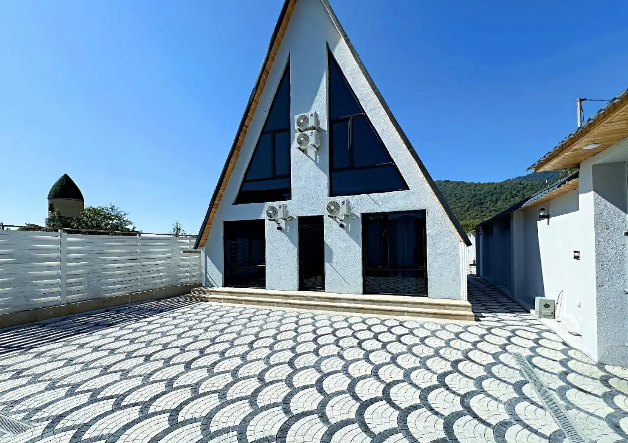 ES Dream A-Frame Cabin