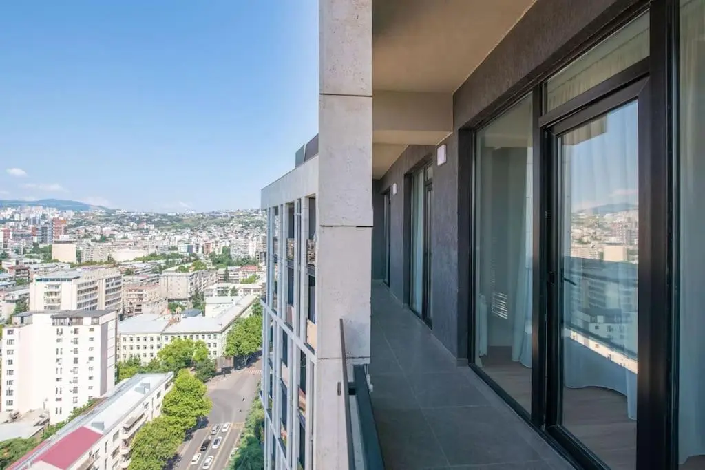 ProRealty -2BR apartment with fantastic view to city