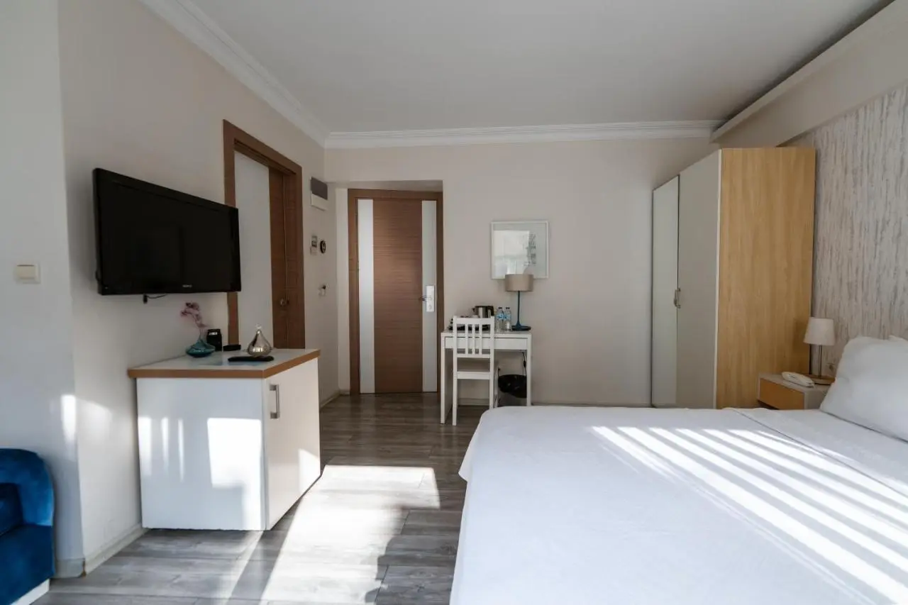 Elanaz Hotel