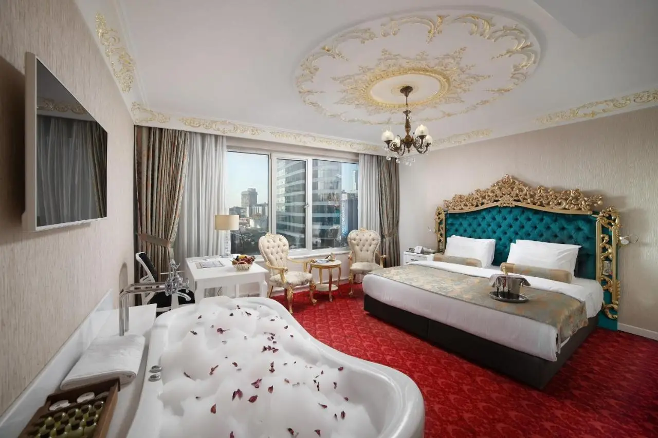 White Monarch Hotel