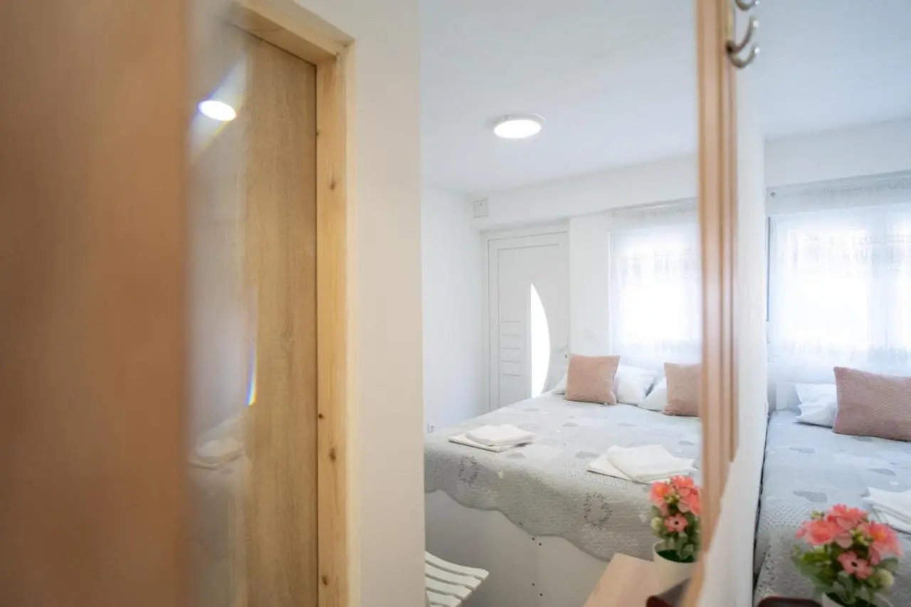 Studio Apartment Green River