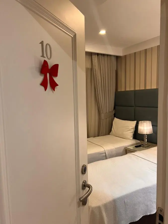 Ten Rooms Istanbul Hotel