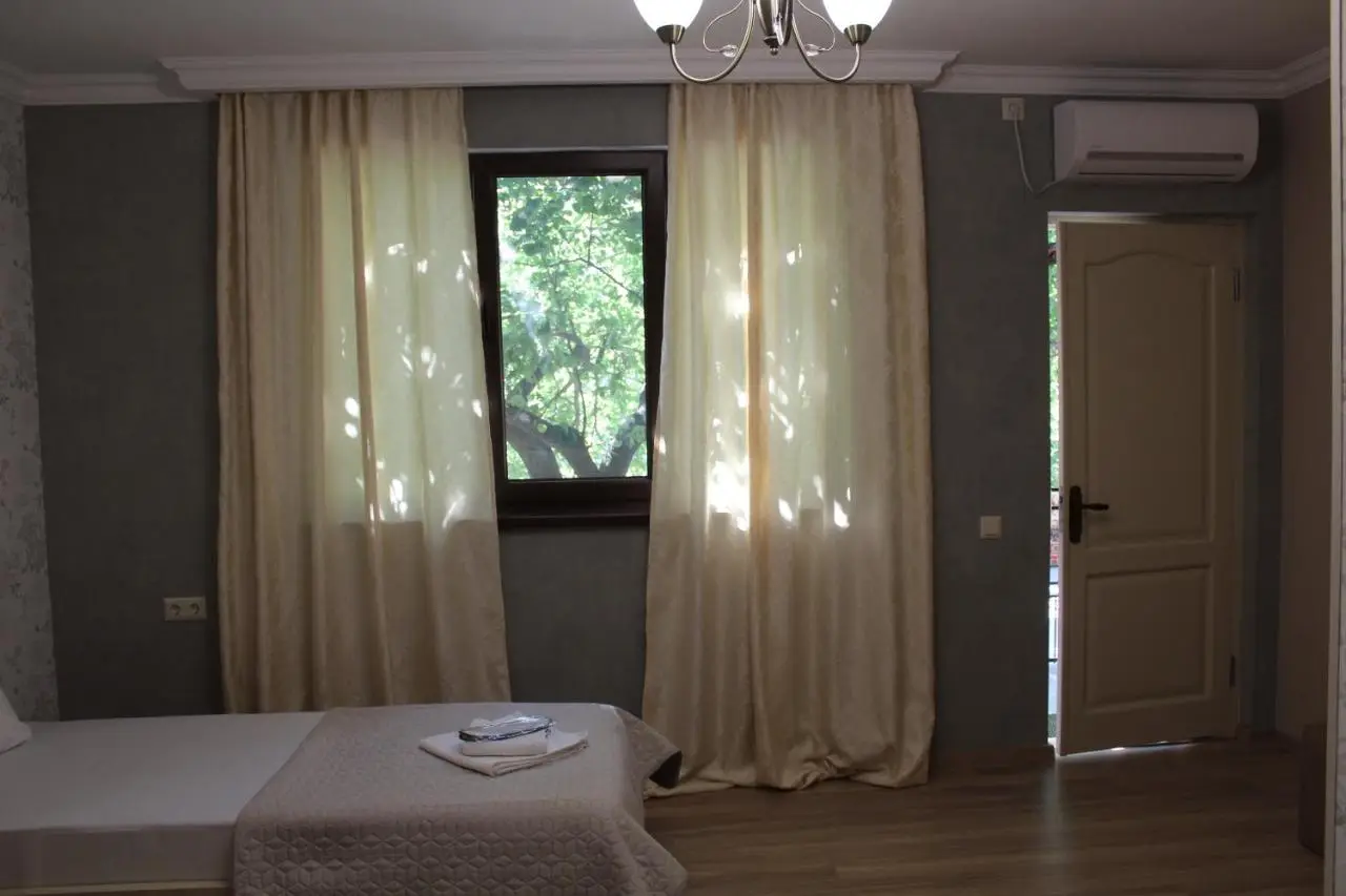 Emis Hotel