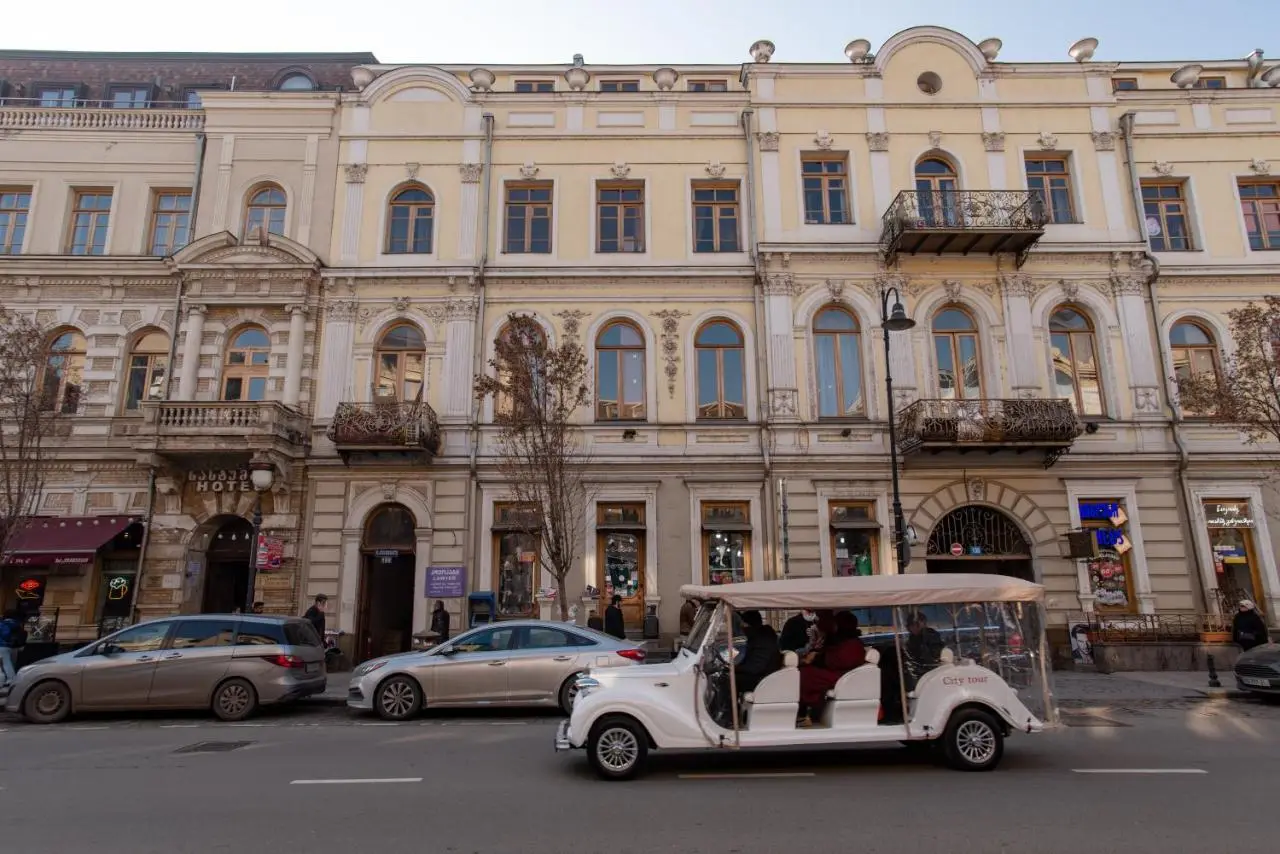 2 Signature Apartments on Agmashenebeli