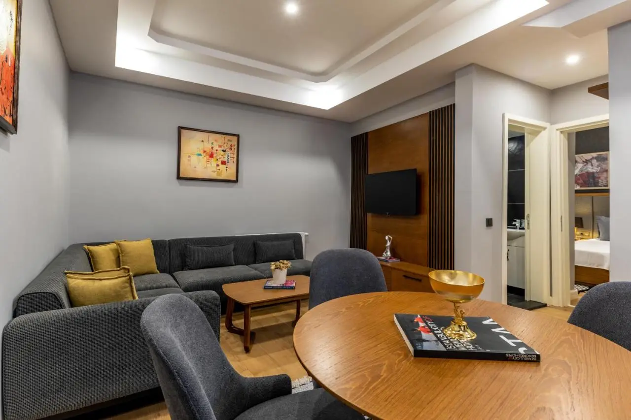SALA SUITES
