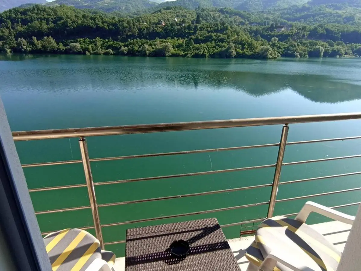 S&R Lake View Hostel