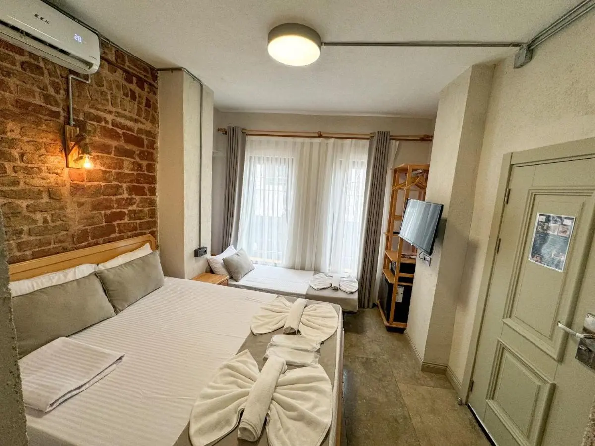 Elegance House Hotel