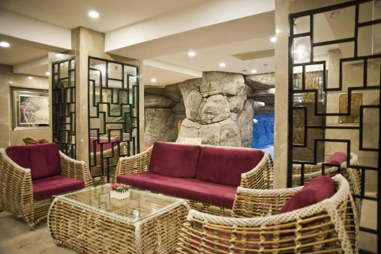 Glorious Hotel