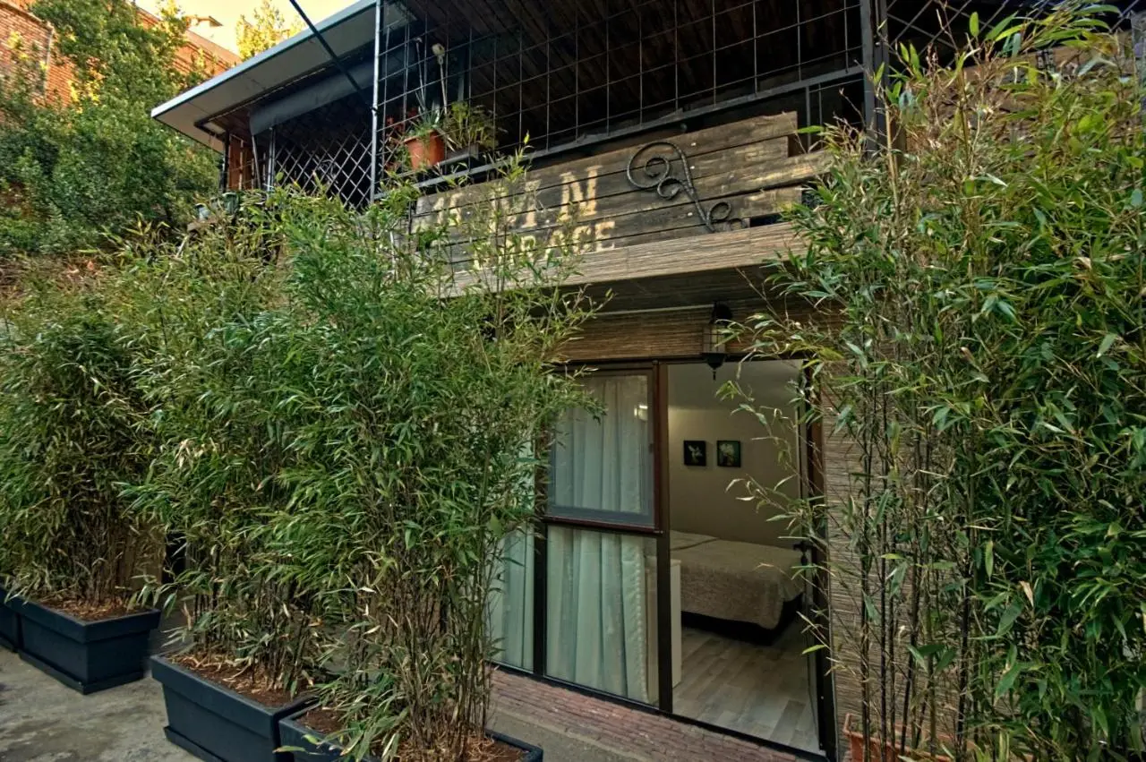 Sakhli at Chavchavadze ave 15