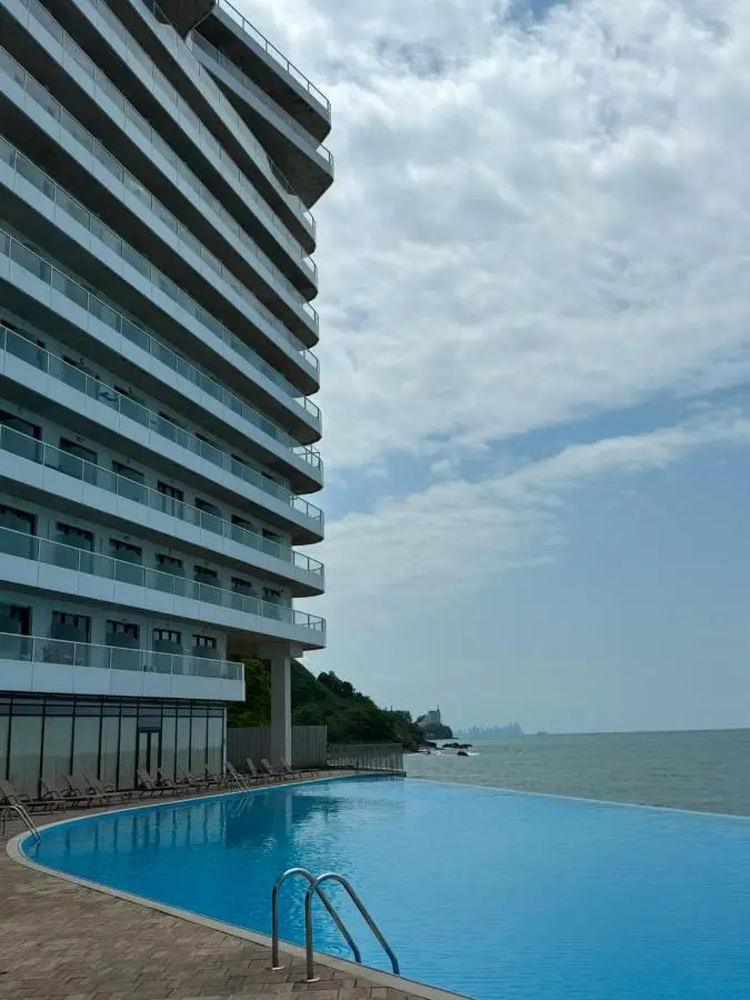 Bamboo Beach Apartments