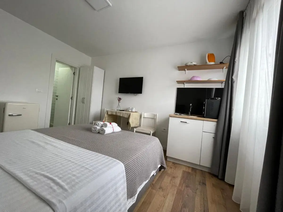 Central Studio Apartments