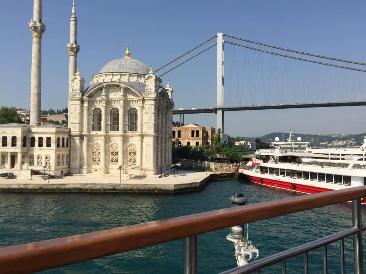 Hotel Peninsula