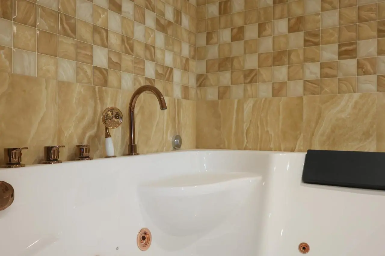 Lunarist Luxury Private Jacuzzi Suites Tirana