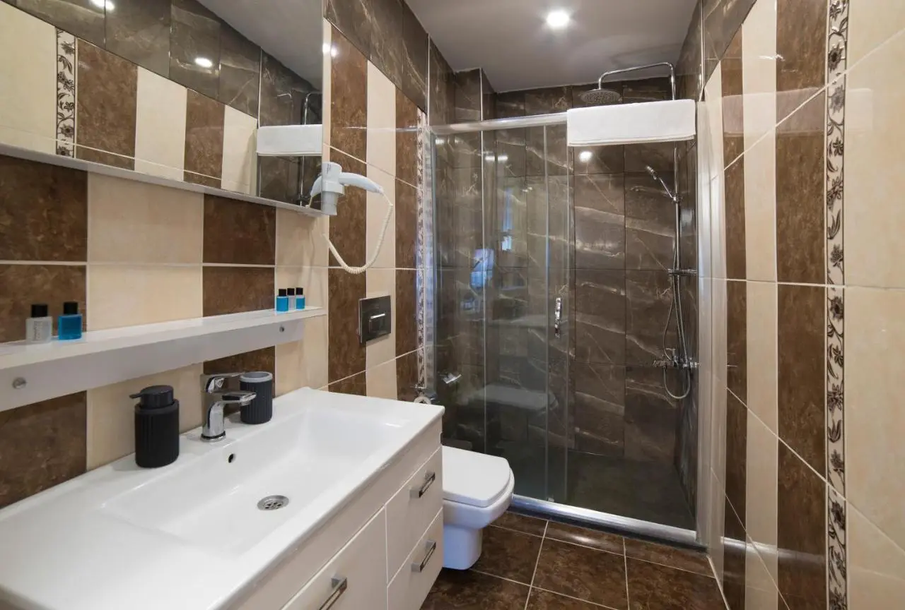 Zendy Suite Hotel