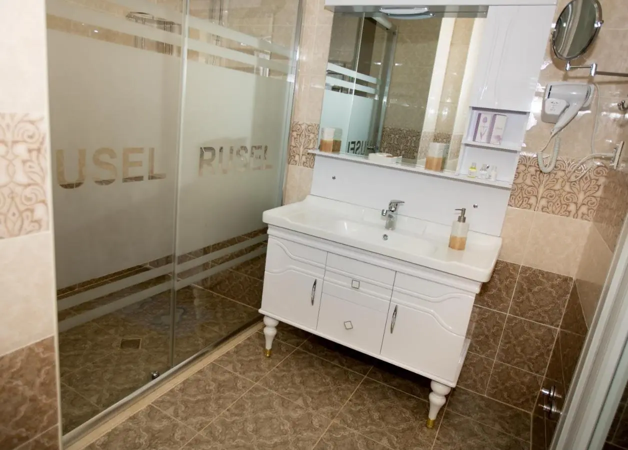 Rusel Hotel