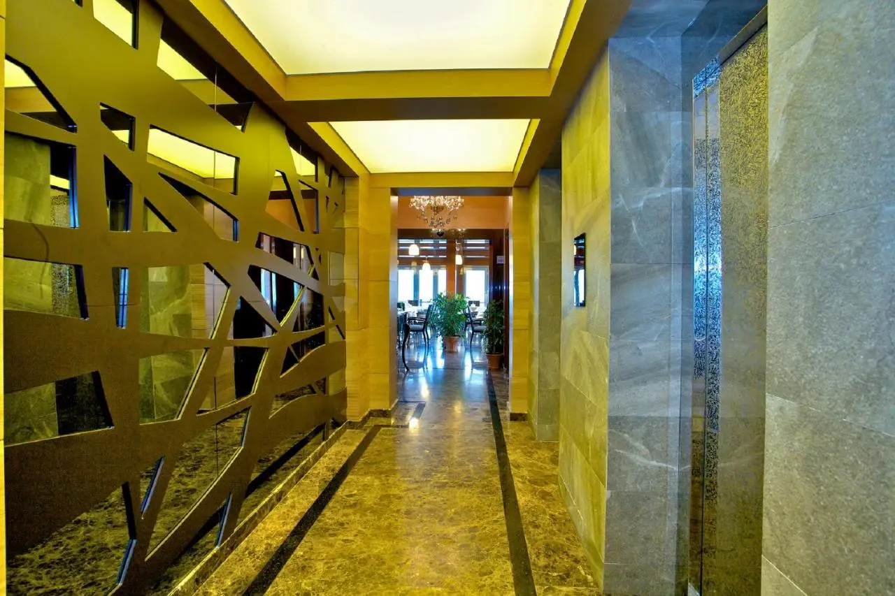Monaco Hotel