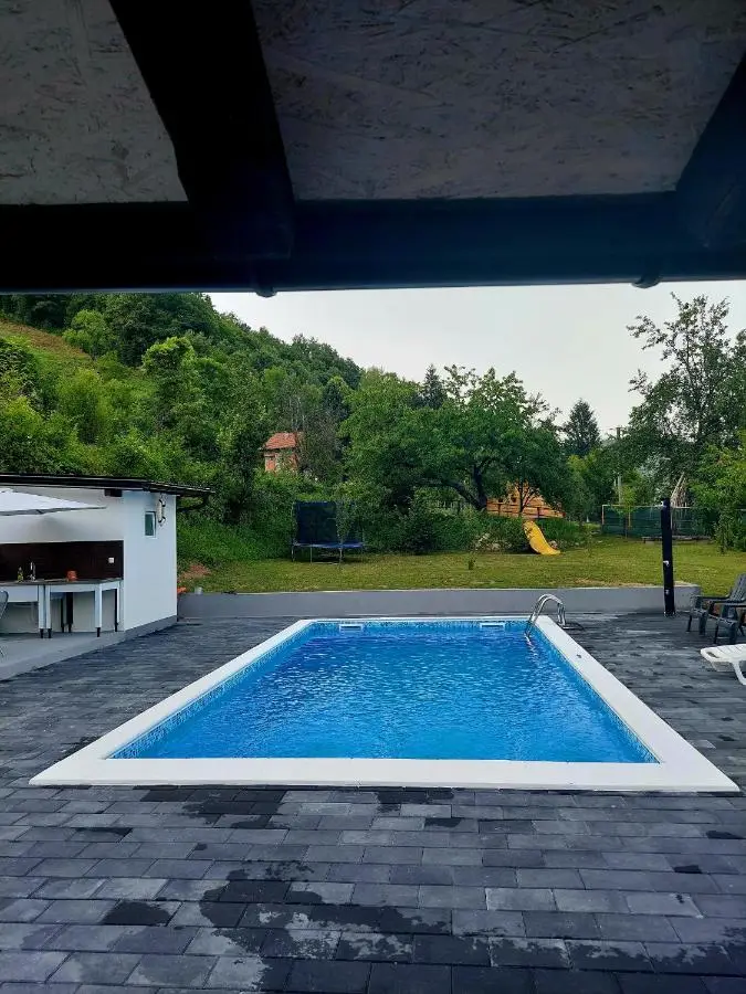 Vikendica Lohovo
