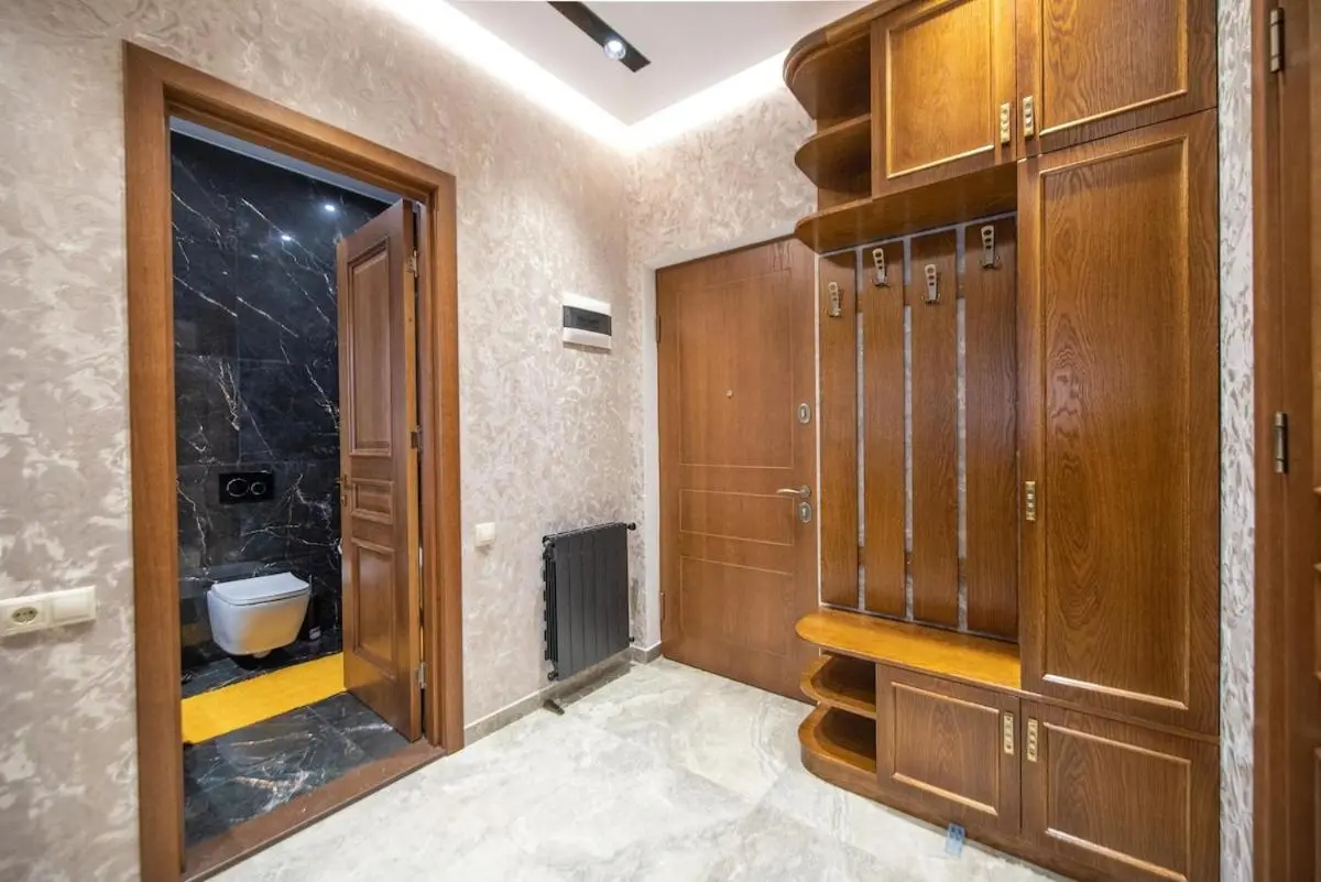 2-Bedroom Apartment with Spacious Park View Balcony - Parking - Vake, Tbilisi