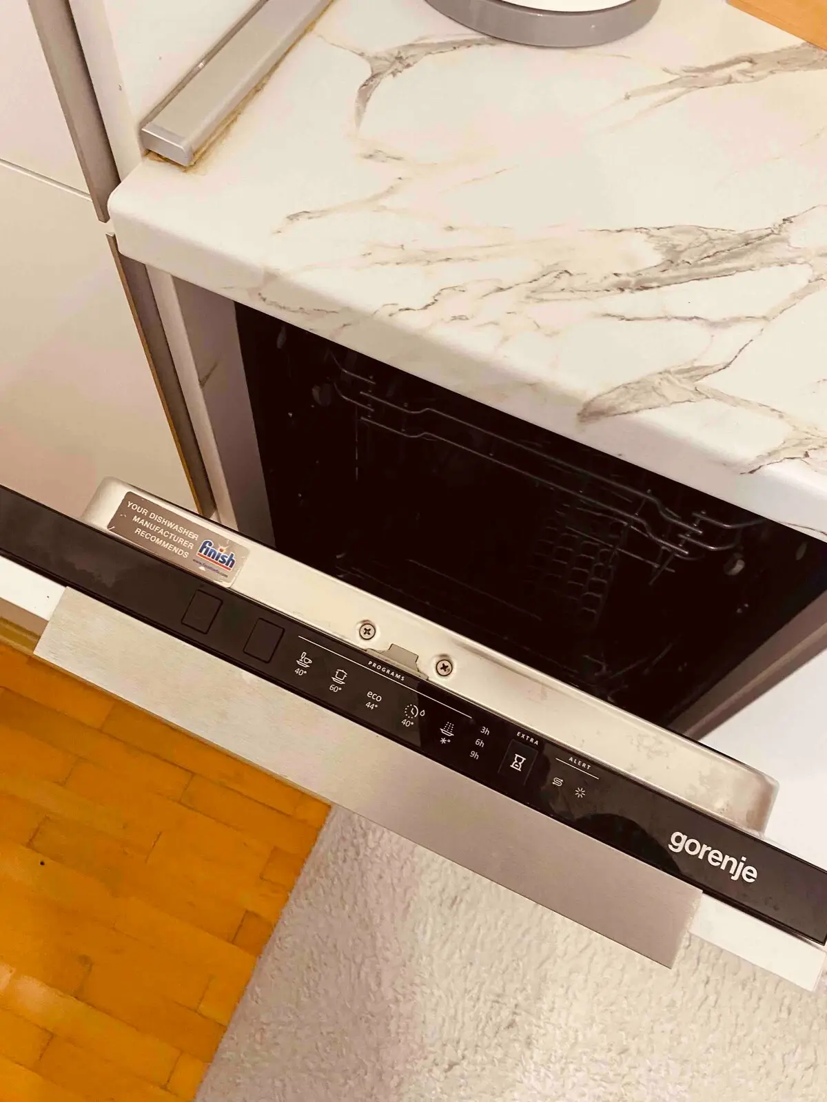 DeluxeSuite, Full Kitchen, KingSize Bed, AC WiFi