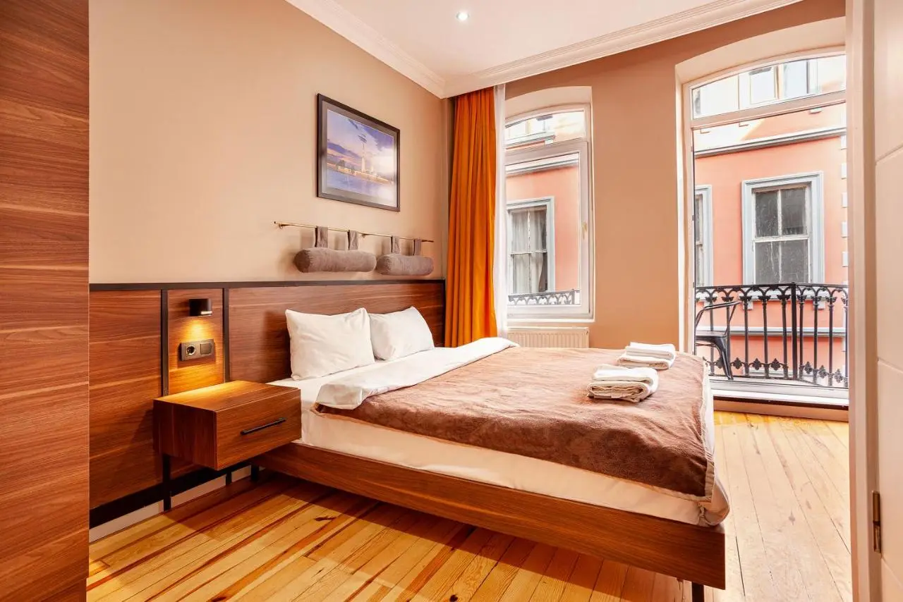 Aram Kerasi Rooms