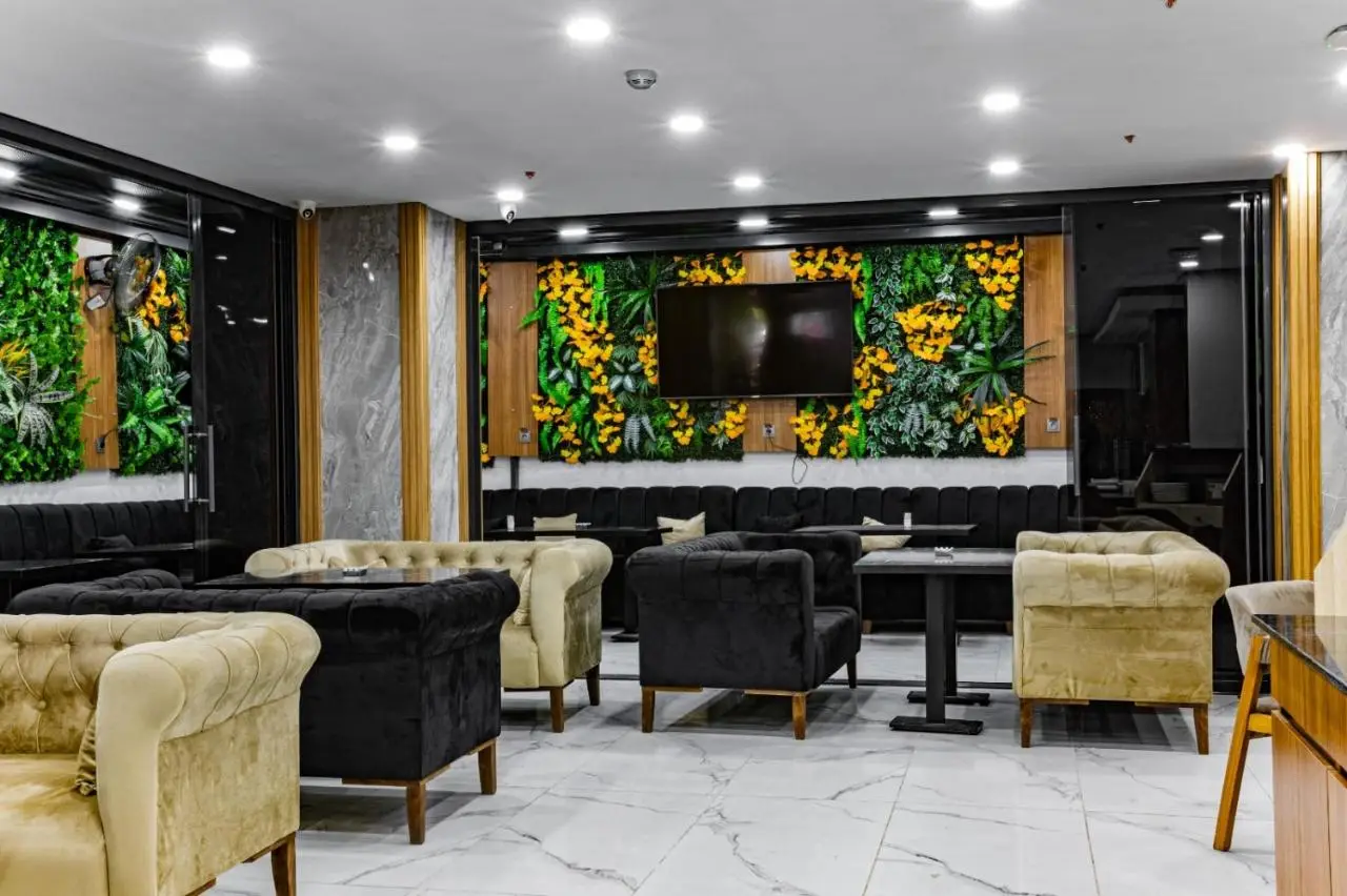 Mays Otel