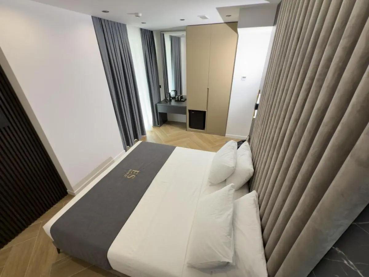 ES Hotel