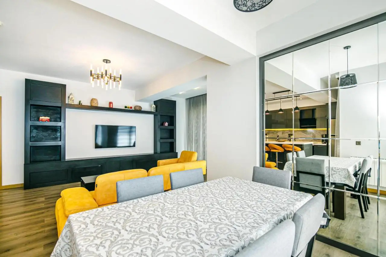 KING Luxury Apartment in Baku