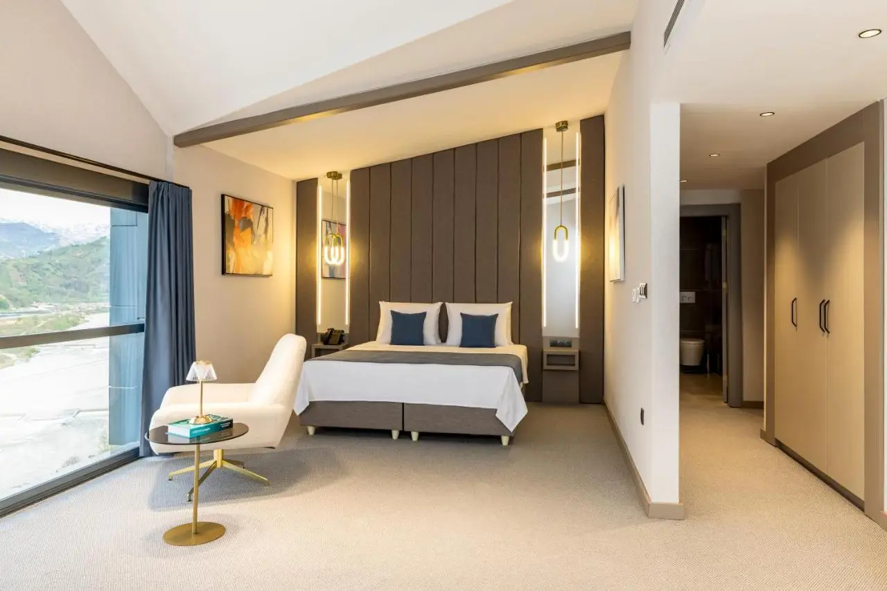 Rossi Luxury Hotel