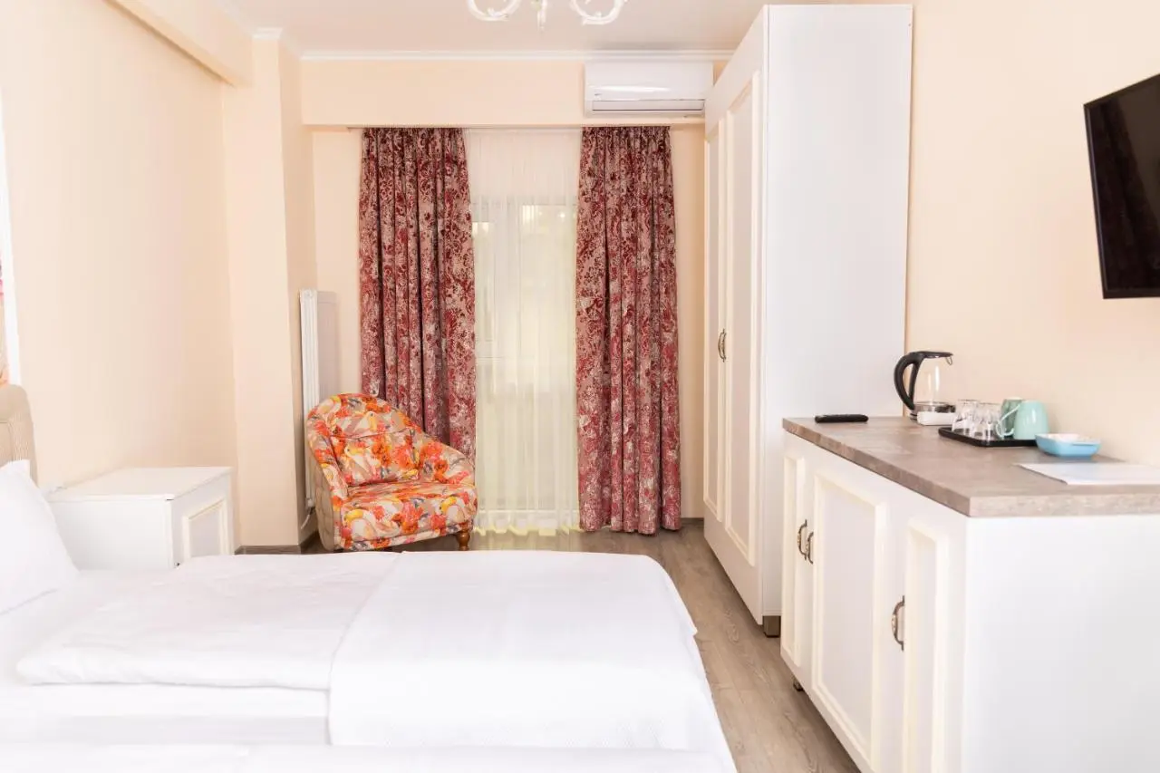 Rose Hotel Vake