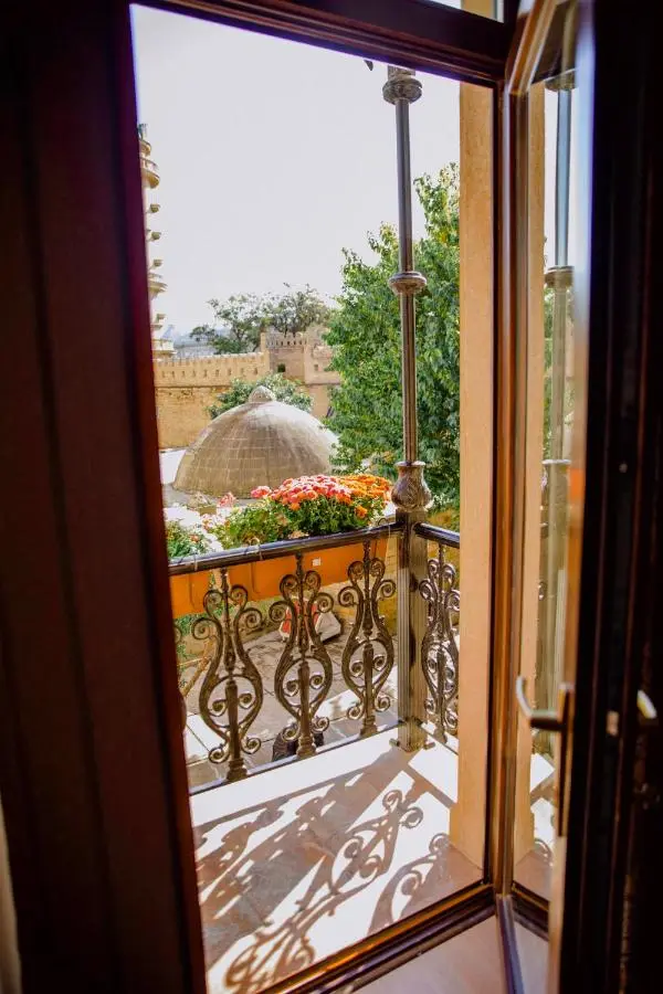 Royal Antique Boutique Hotel