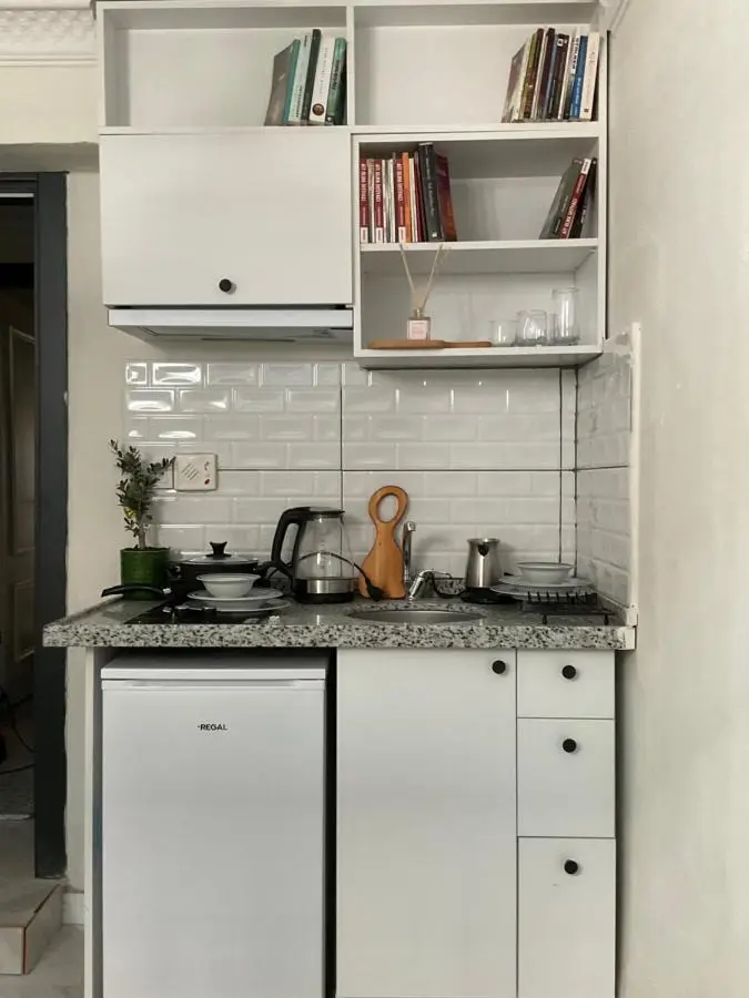 baesment 2BR apt with 2toilet and 2bath 8min to metro #1