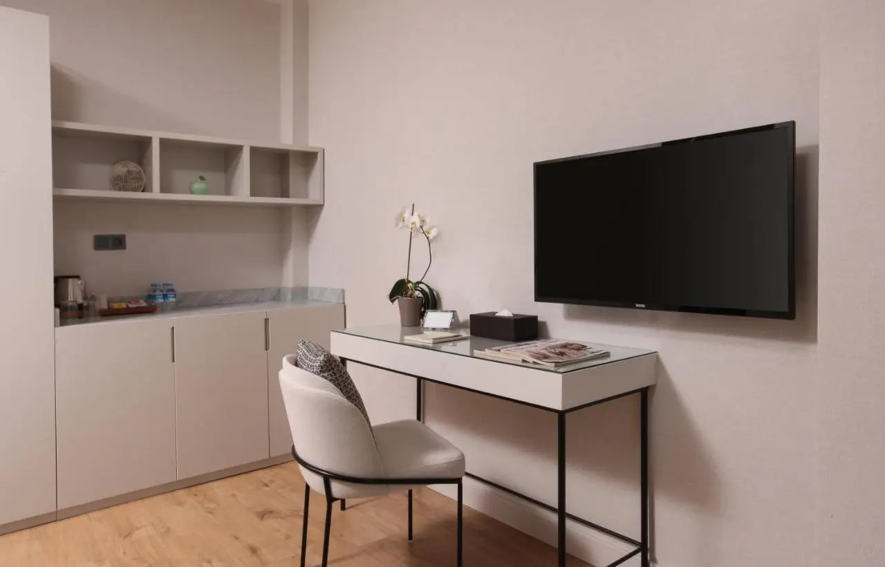 The Pearl Suites