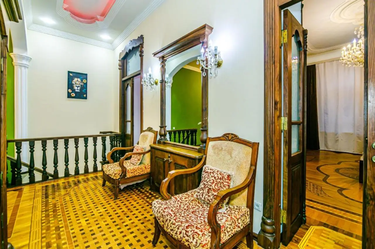 Targovu 4 Room Malakan Garden