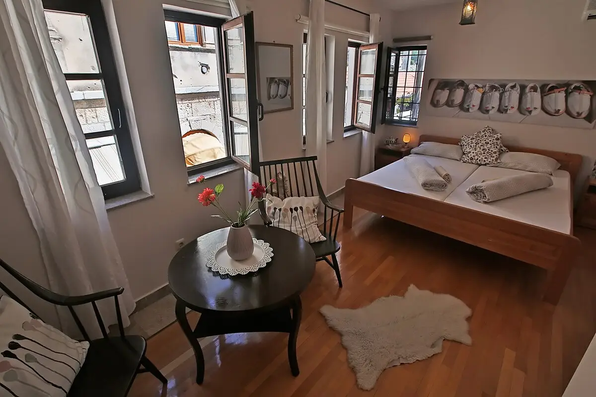 Downtown Vintage Room 1 (Old Town)