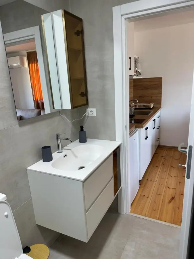 Lake Escape Villa Shirokë
