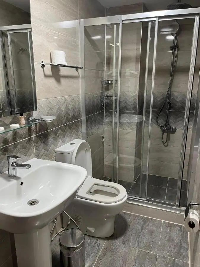 Adil Konak Hotel