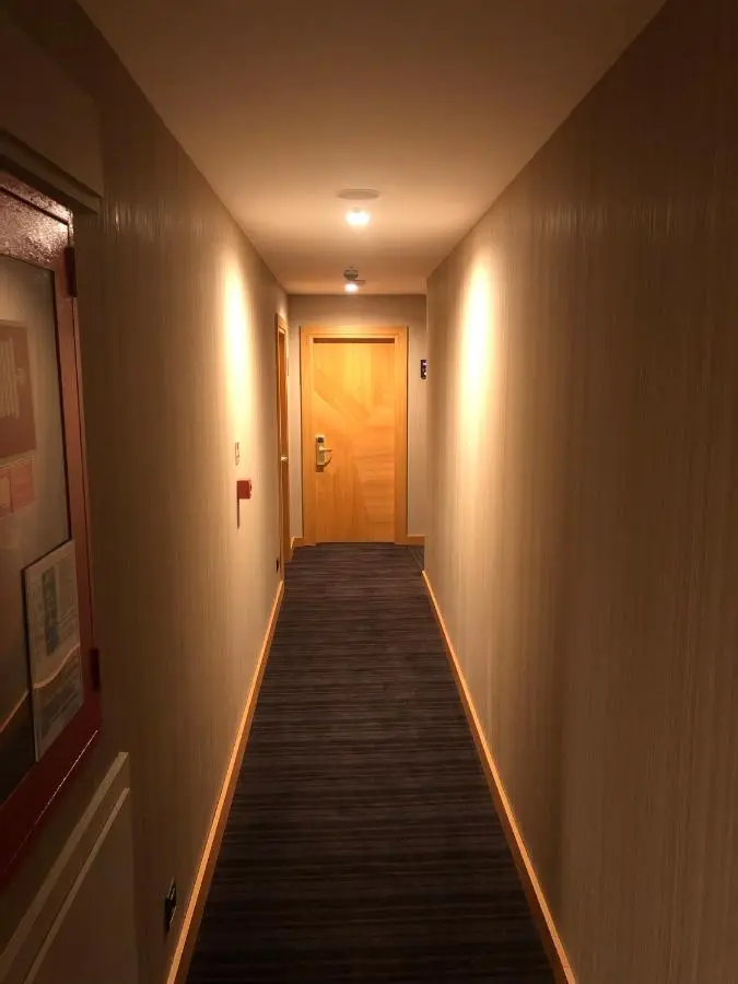 Maywood Hotel
